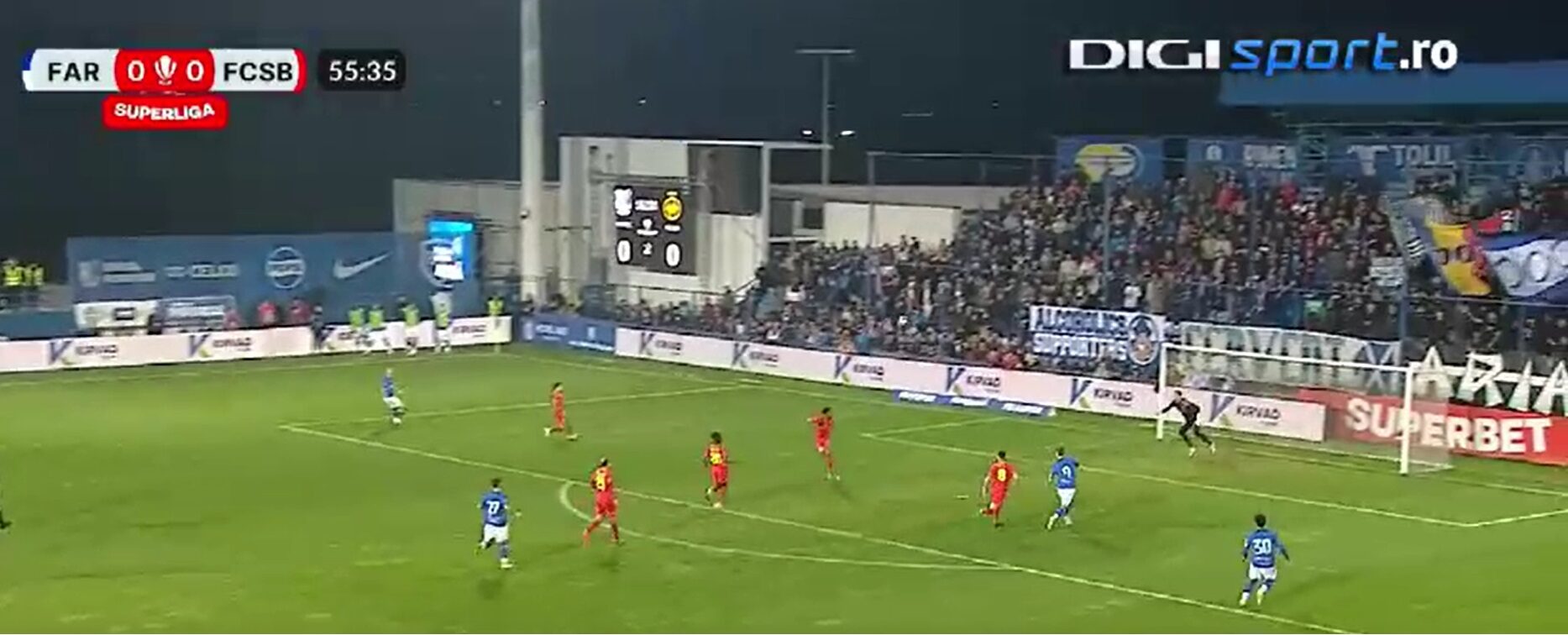 Continuă blestemul fundașilor centrali la FCSB! Într-un picior, Siyabonga Ngezana a fost aproape de un autogol spectaculos în meciul cu Farul, înainte de a fi schimbat!