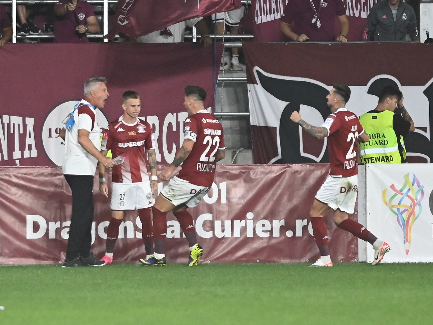 Antrenorul care e gata să o antreneze pe Rapid, dacă va fi înlăturat Cristiano Bergodi. Șefii echipei, puși pe gânduri