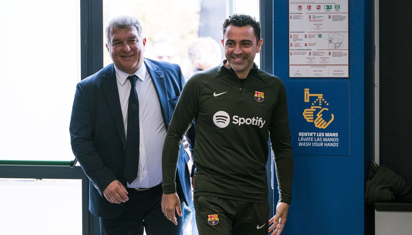 Xavi Hernandez rămâne la Barcelona! Joan Laporta a dezvăluit cum l-a convins să revină asupra deciziei