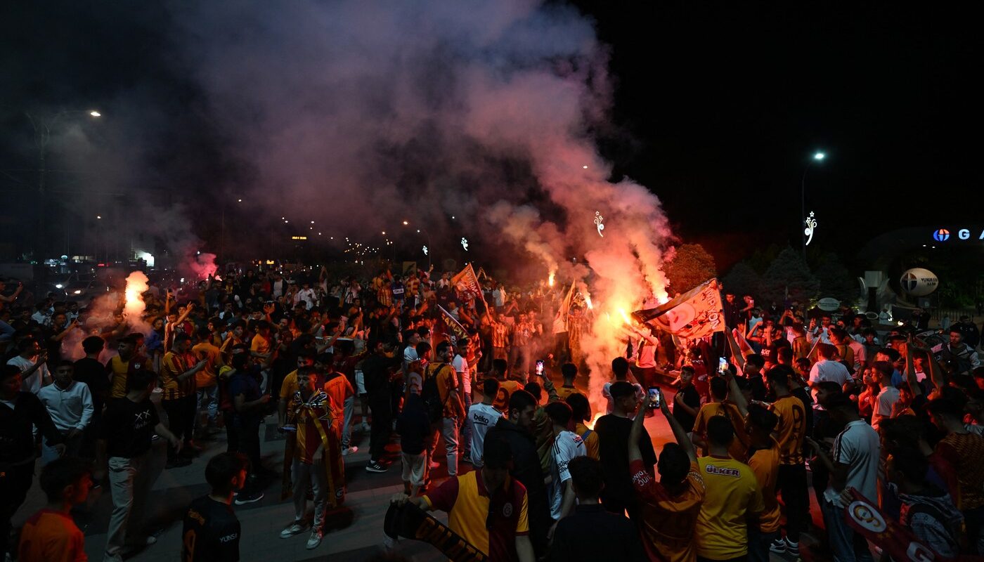 Final nebun de sezon în Turcia! Olimpiu Moruțan a retrogradat, „colonia” românească de la Gaziantep s-a salvat in extremis, iar Galatasaray a câștigat titlul!