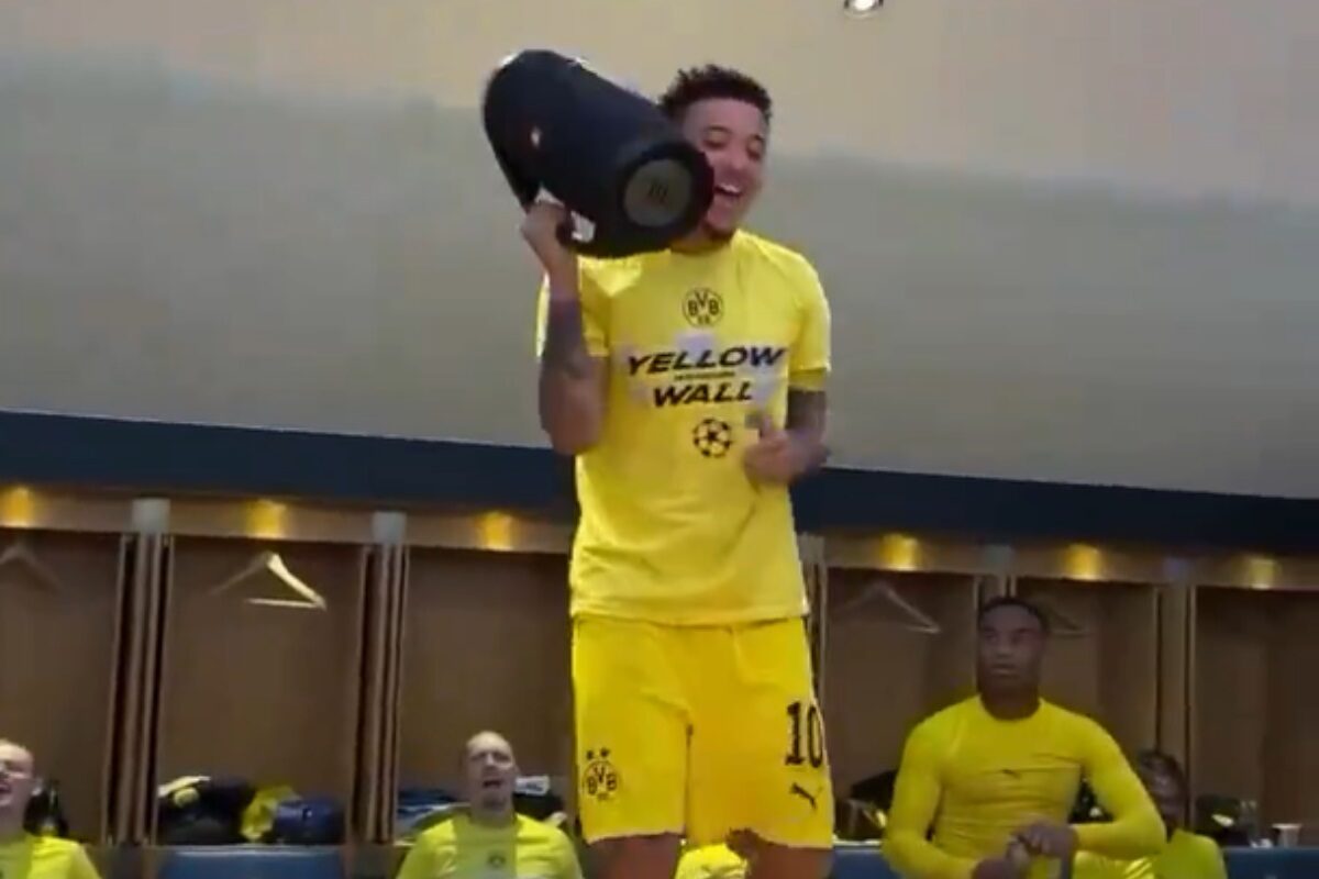 VIDEO de senzație din vestiarul Borussiei Dortmund după returul cu PSG! Pe ce melodie au sărbătorit jucătorii lui Edin Terzic calificarea în finala UCL: Jadon Sancho, sufletul petrecerii