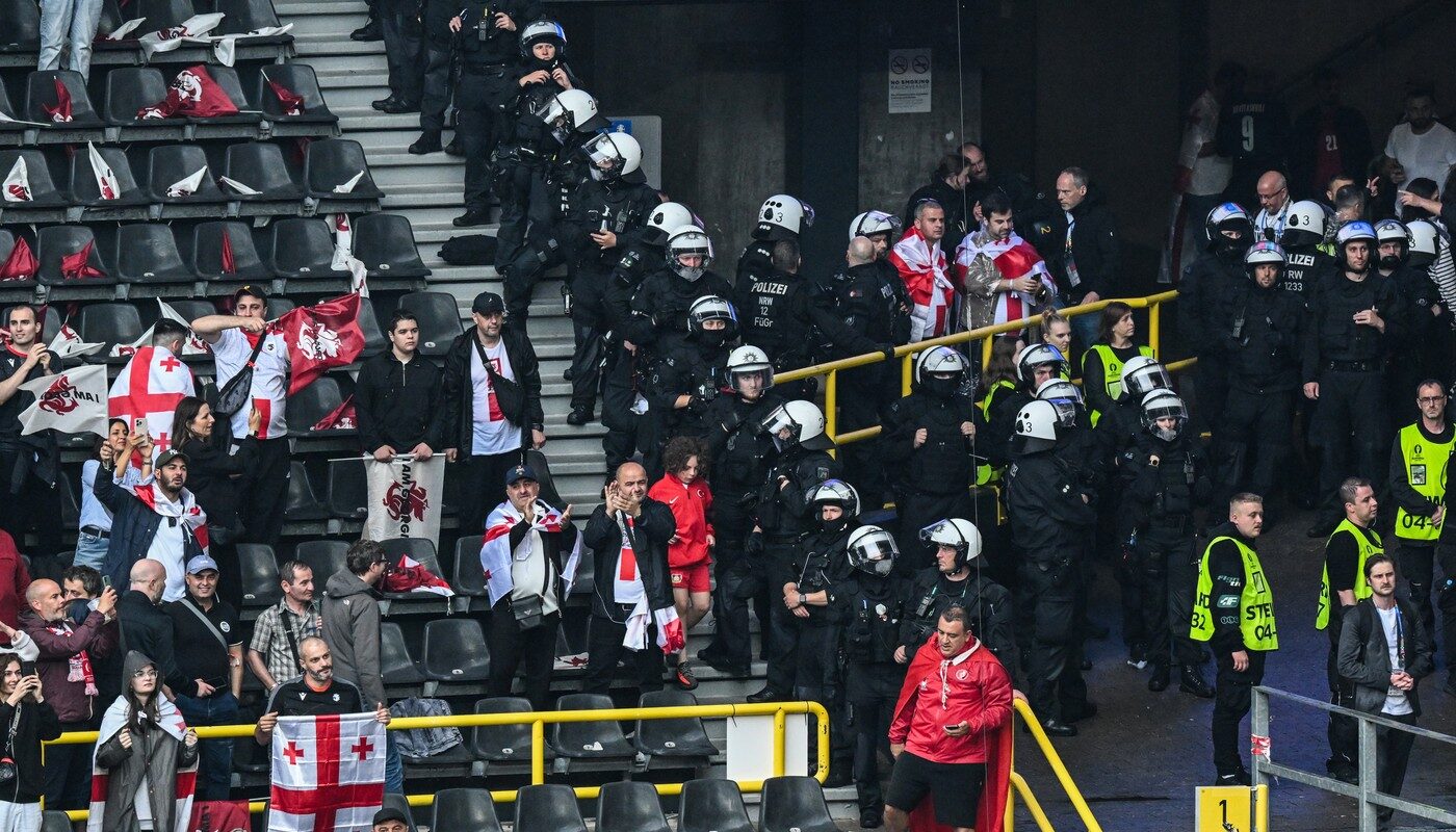 Scene șocante la Dortmund înaintea meciului Turcia - Georgia de la EURO 2024! Fanii celor două naționale s-au bătut chiar pe stadion