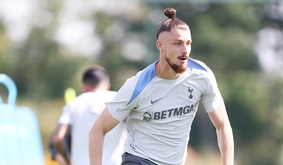 Radu-Dragusin-ar-putea-incepe-sezonul-de-Premier-League-tot-pe-banca-de-rezerve