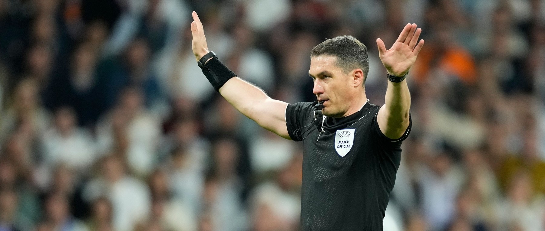 Arbitrii-de-la-FCSB-Dinamo-2-1-nu-au-nicio-scuza-pentru-penalty-ul-neacordat-cainilor