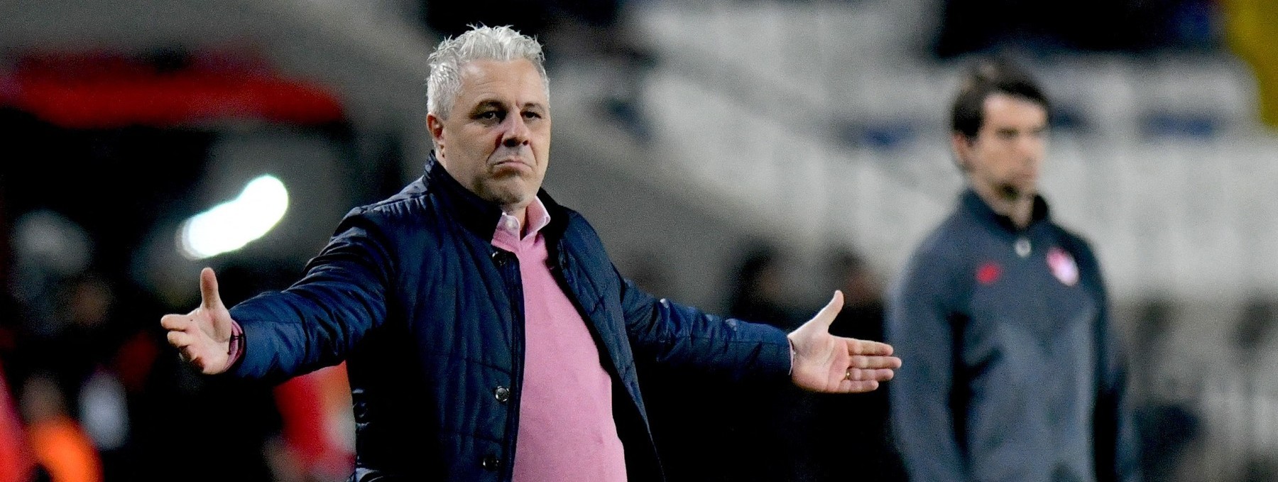 Fostul-presedinte-de-la-Dinamo-a-prezentat-public-contractul-lui-Marius-Sumudica-la-echipa-din-Stefan-cel-Mare