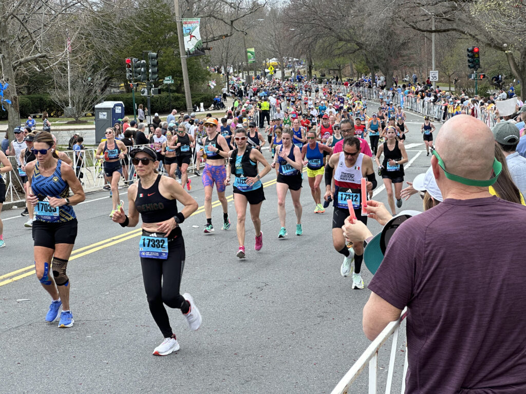 Detalii inedite despre Maratonul de la Boston, care se organizează din 1897. Povestea unui eveniment mondial, marcat de un atentat sângeros