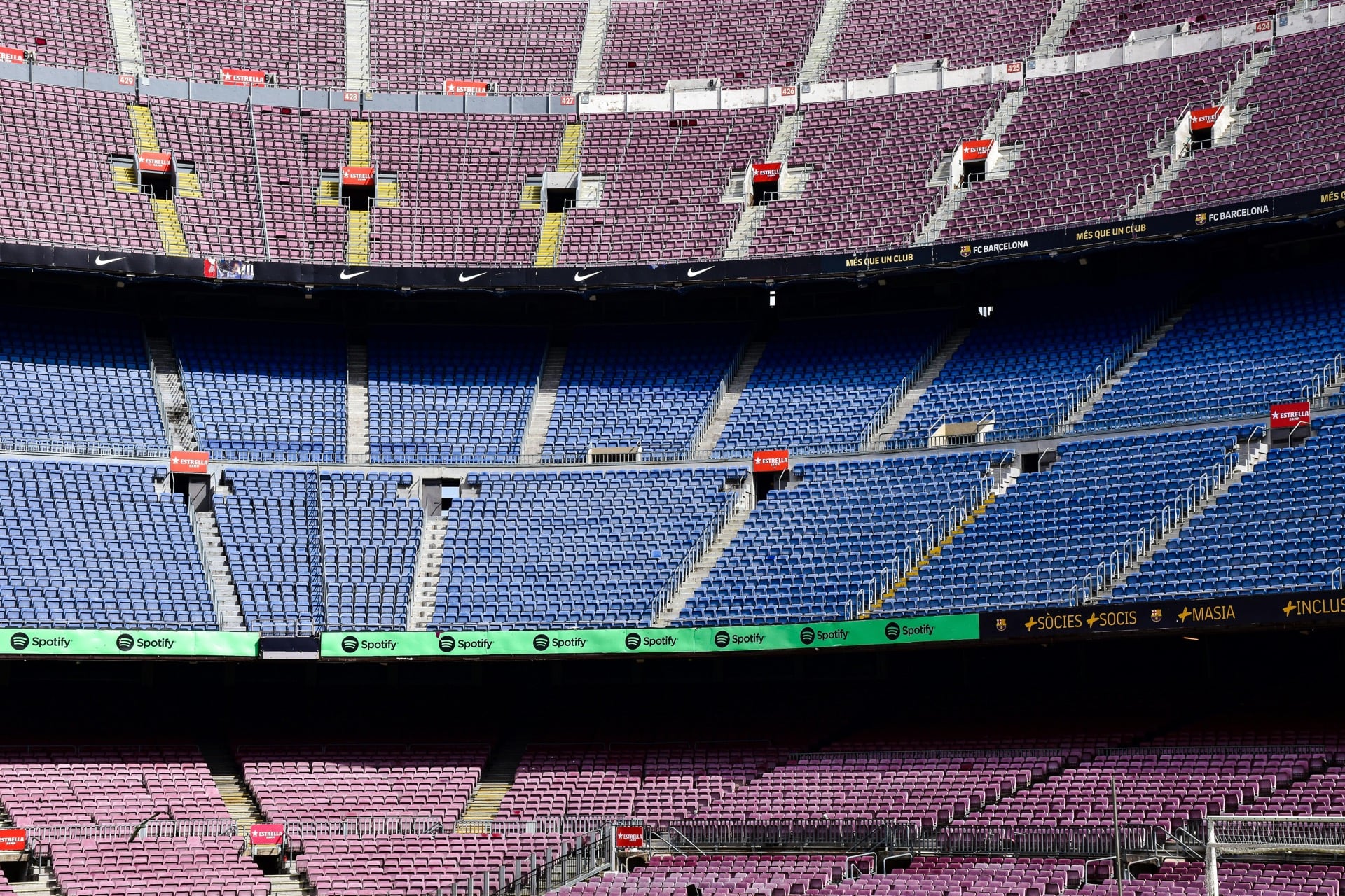 Karim Adeyemi prezentat oficial de FC Barcelona